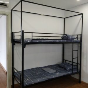 Giường tầng sắt ống tròn có khung rèm GS 31